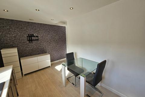 2 bedroom flat to rent, Macaulay Drive, West End, Aberdeen, AB15