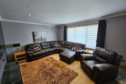 2 bedroom flat to rent, Macaulay Drive, West End, Aberdeen, AB15