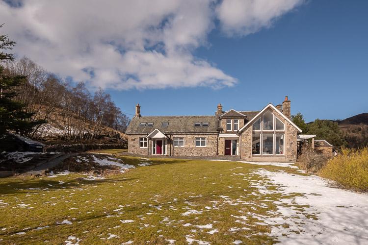 The Old School House, Glenshee PH10 5 bed detached house for sale £