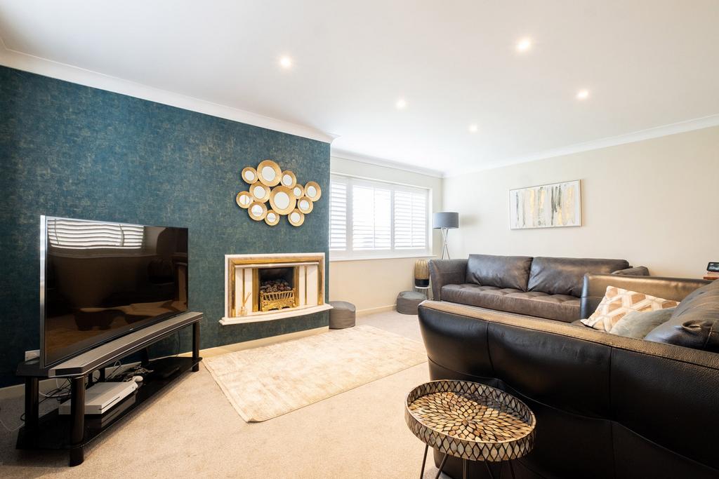 Hall Park Drive, Lytham St. Annes, FY8 3 bed detached house £495,000
