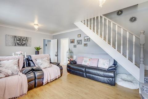 94 High Road, Rayleigh, SS6 7AE