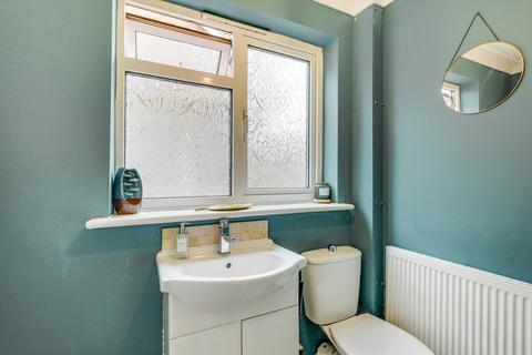 94 High Road, Rayleigh, SS6 7AE