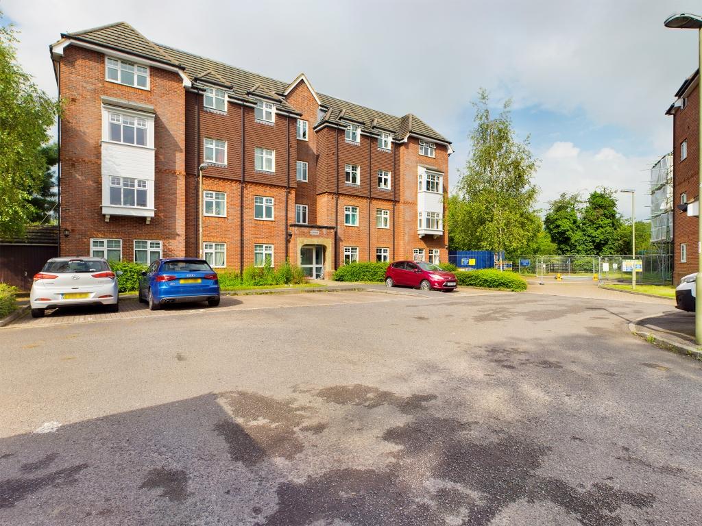 The Hollies, Old Basing, Basingstoke, RG24 2 bed flat £1,000 pcm (£