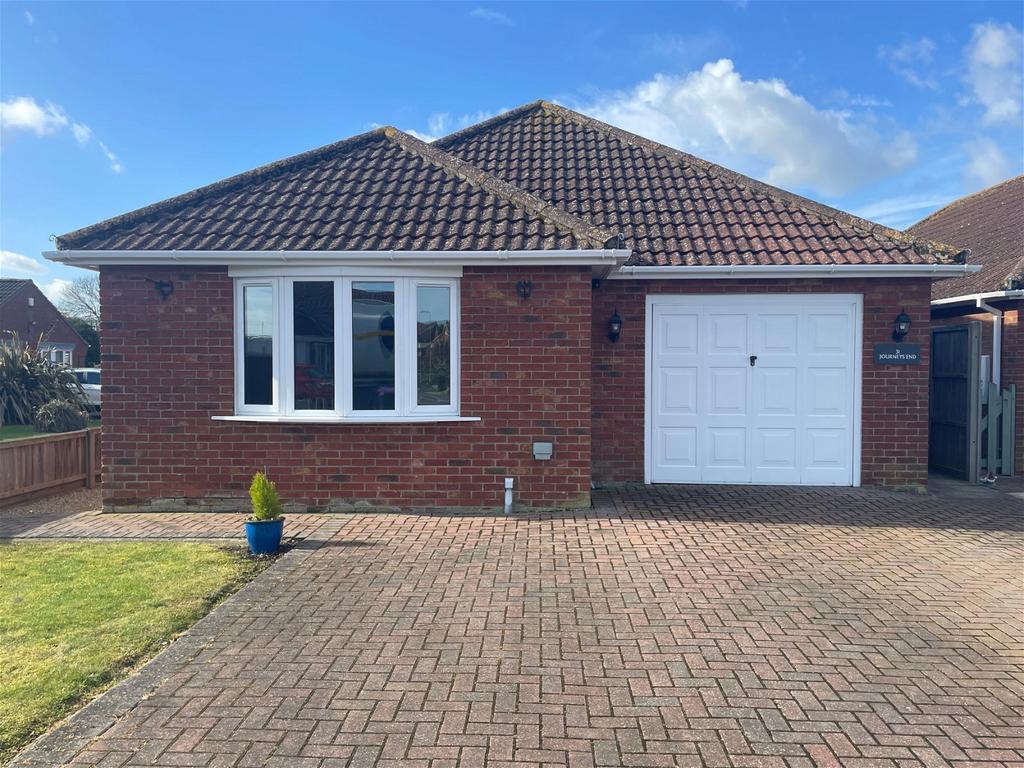 Elliott Way, Chapel St. Leonards, Skegness, PE24 5FH 3 bed detached