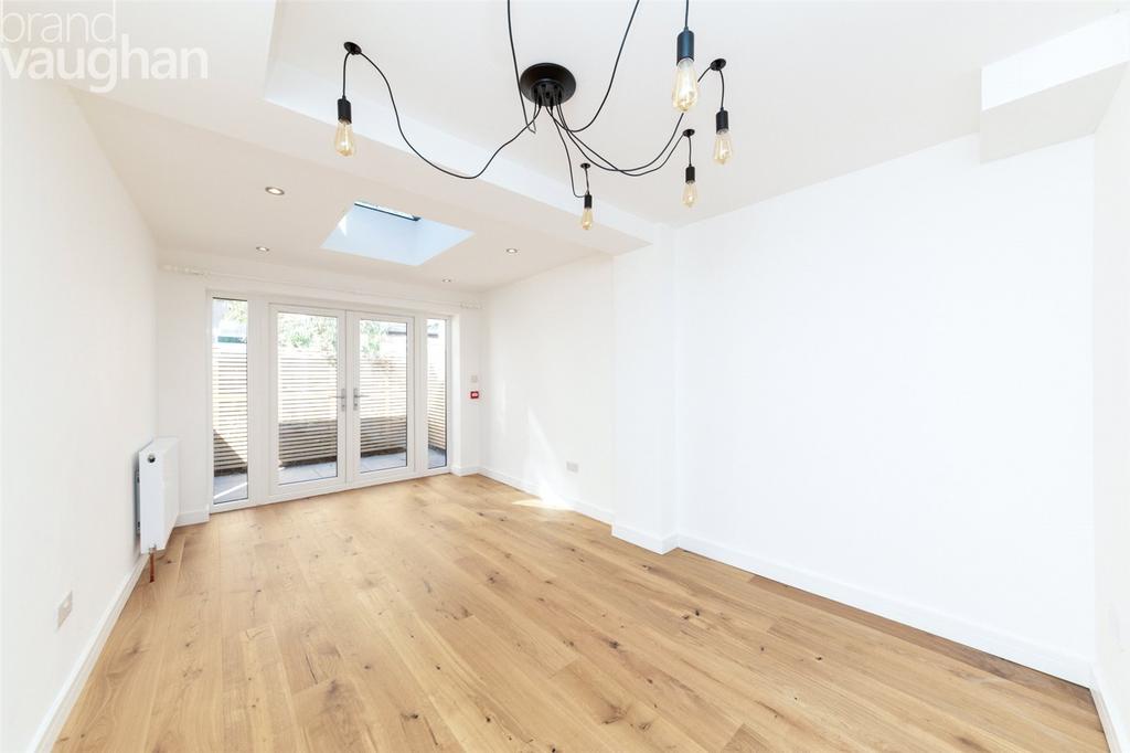 Whitehawk Road, Brighton, East Sussex, BN2 1 bed terraced house for