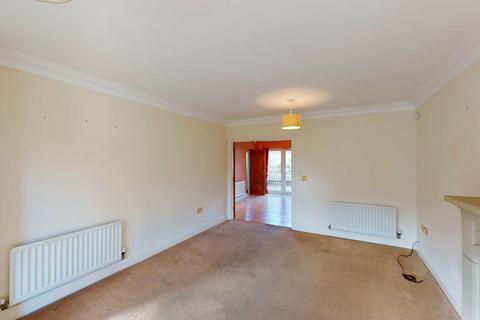 4 bedroom semi-detached house for sale - Fulton Place, West Park, Leeds, West Yorkshire