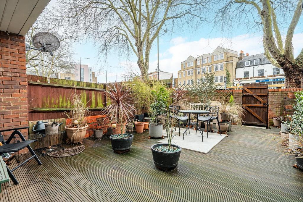 Clapham Crescent, Clapham 2 bed for sale £535,000
