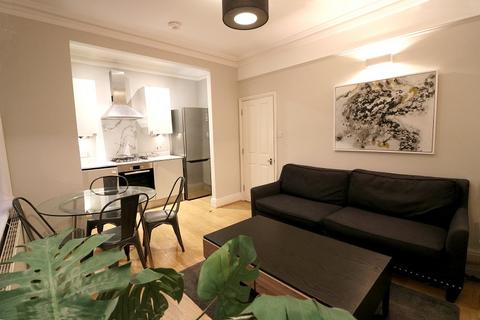 1 bedroom flat to rent, The Lodge, The Avenue, Chiswick, W4