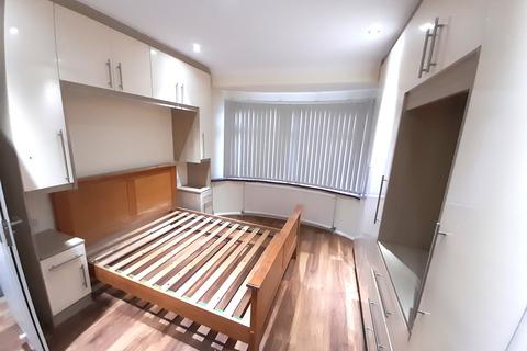 3 bedroom bungalow to rent, Townsend Road,  Ashford, TW15