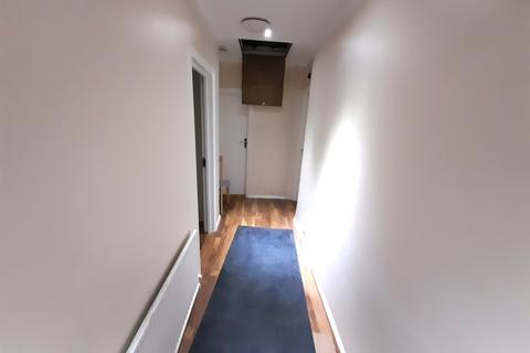 3 bedroom bungalow to rent, Townsend Road,  Ashford, TW15