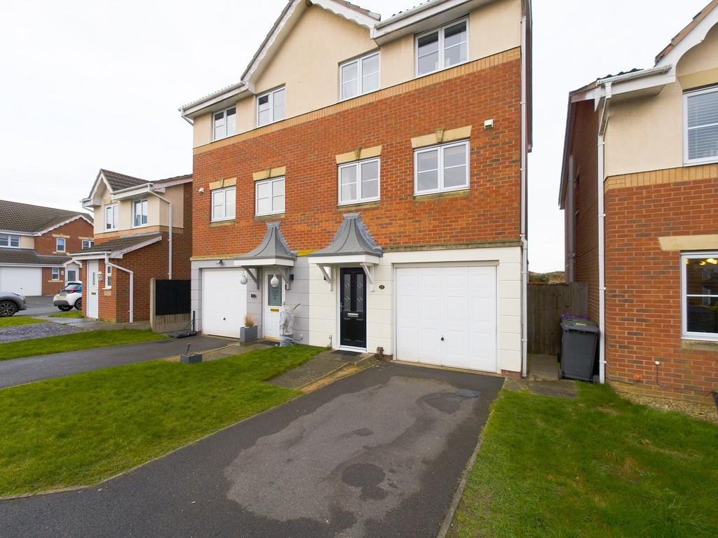 Appian Way, Bracebridge Heath 3 bed semidetached house for sale £235,000