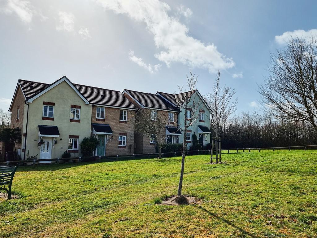 Victoria Road, Haverhill 3 bed semidetached house for sale £300,000