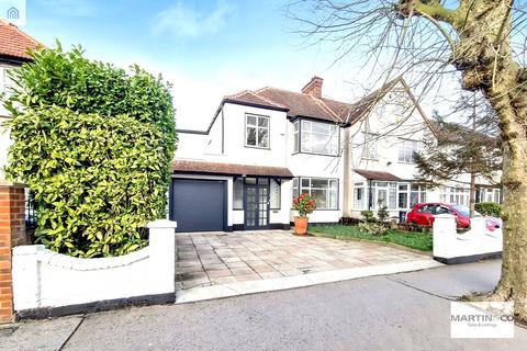 3 bedroom semi-detached house to rent, Norbury Avenue, Norbury