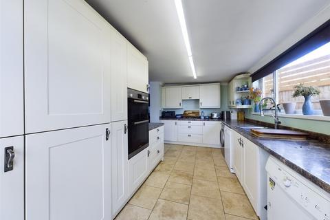 3 bedroom bungalow for sale, Kings Road, Steeple View, Essex, SS15