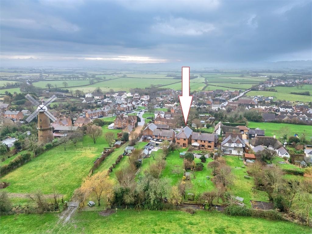 Upper Street, Quainton, Buckinghamshire. 5 bed detached house for sale
