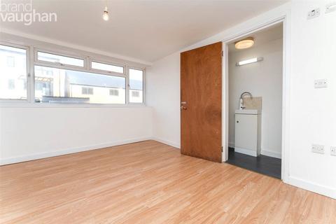 Studio to rent, Railway Road, Newhaven, East Sussex, BN9