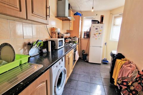 10 Vanguard Close, Croydon, CR0 3RE