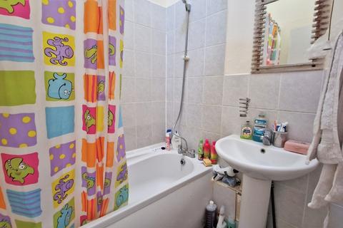 10 Vanguard Close, Croydon, CR0 3RE