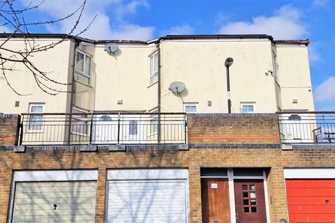 10 Vanguard Close, Croydon, CR0 3RE