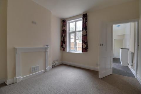 2 bedroom terraced house to rent, Knighton Fields Road West, Leicester