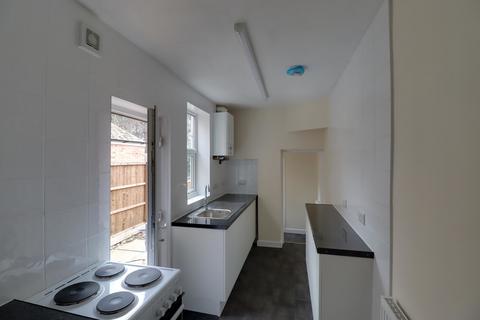 2 bedroom terraced house to rent, Knighton Fields Road West, Leicester