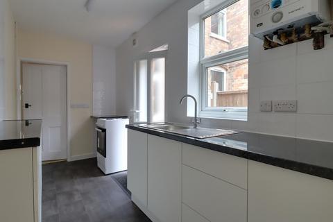 2 bedroom terraced house to rent, Knighton Fields Road West, Leicester