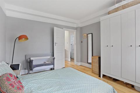 Flat 25, Parkhurst Court Warlters Road, London, N7 0SD