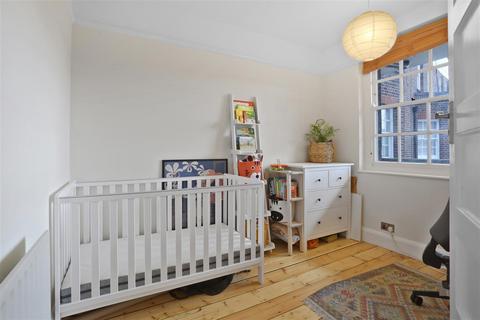 Flat 25, Parkhurst Court Warlters Road, London, N7 0SD