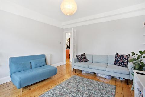 Flat 25, Parkhurst Court Warlters Road, London, N7 0SD
