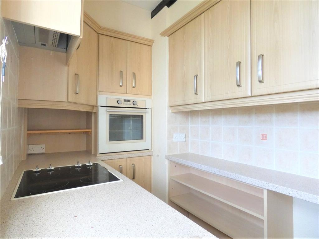 Lower Road, Havant, Hampshire, PO9 1 bed apartment £825 pcm (£190 pw)
