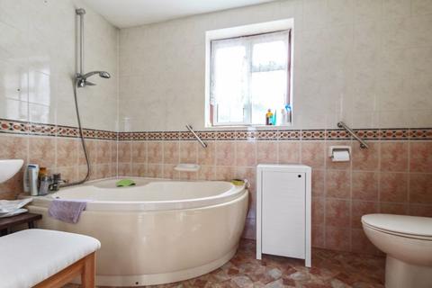 23 The Close, Dartford, DA2 7ES