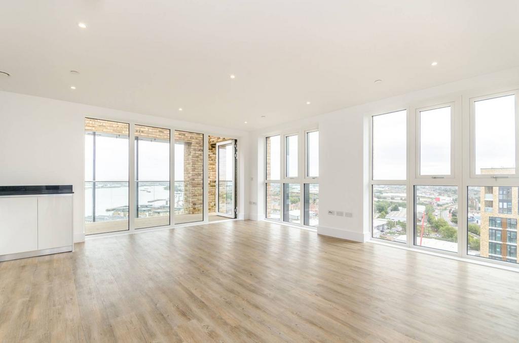 Compton House, Woolwich Riverside... 3 bed penthouse £3,100 pcm (£715 pw)