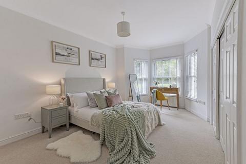 Flat 1, Beaumont Court, 25 Frant Road, Tunbridge Wells, TN2 5GT