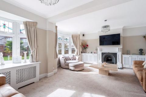 160 Burnt Oak Lane, Sidcup, DA15 9DG