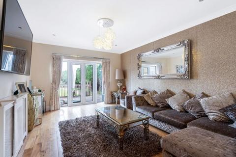 160 Burnt Oak Lane, Sidcup, DA15 9DG