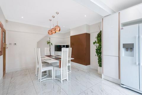 160 Burnt Oak Lane, Sidcup, DA15 9DG