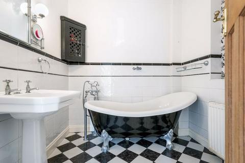 160 Burnt Oak Lane, Sidcup, DA15 9DG