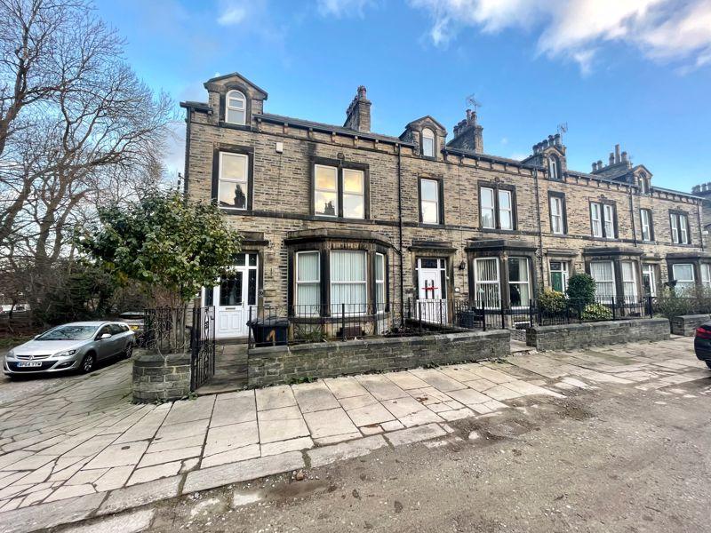 Heath Park Avenue, Halifax 4 bed end of terrace house for sale £285,000