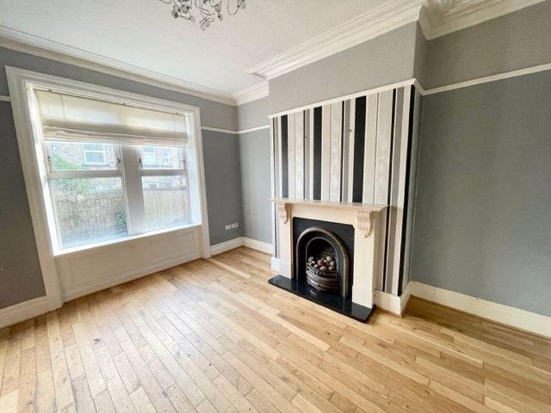 Heath Park Avenue, Halifax 4 bed end of terrace house £285,000