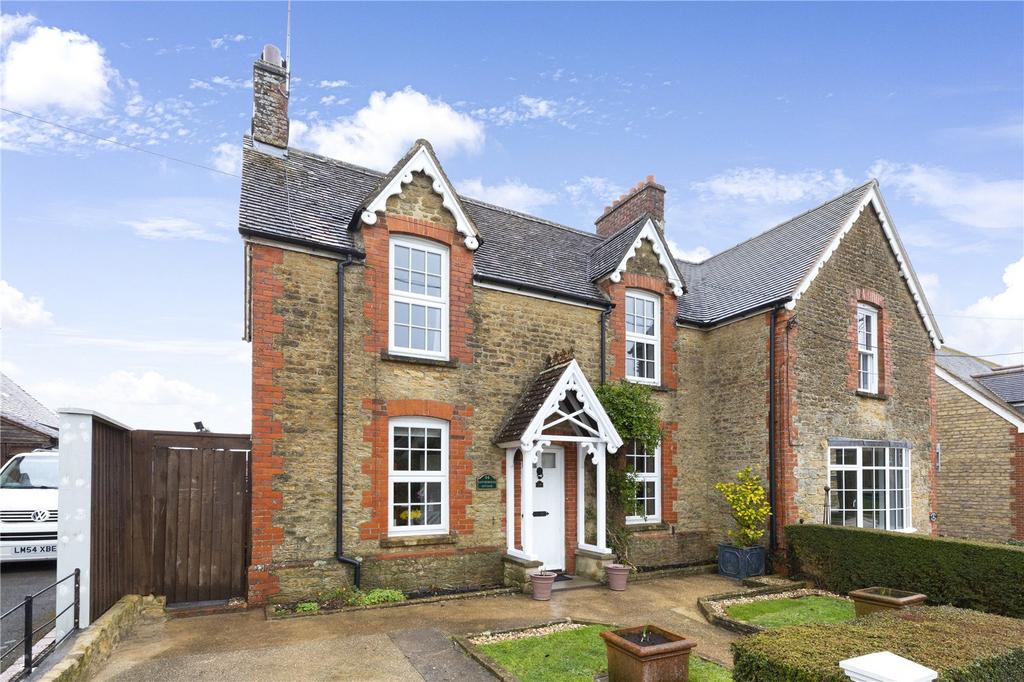Gainsborough Cottage, Milborne Port, Sherborne, Somerset, DT9 4 bed