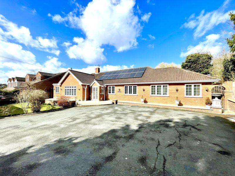 Hamlet Hill, Roydon 4 bed detached bungalow for sale £1,250,000
