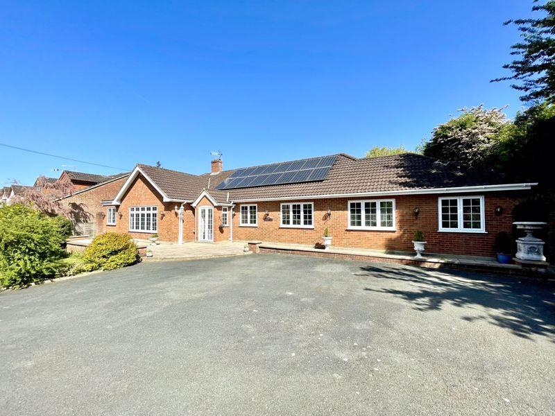 Hamlet Hill, Roydon 4 bed detached bungalow for sale £1,250,000