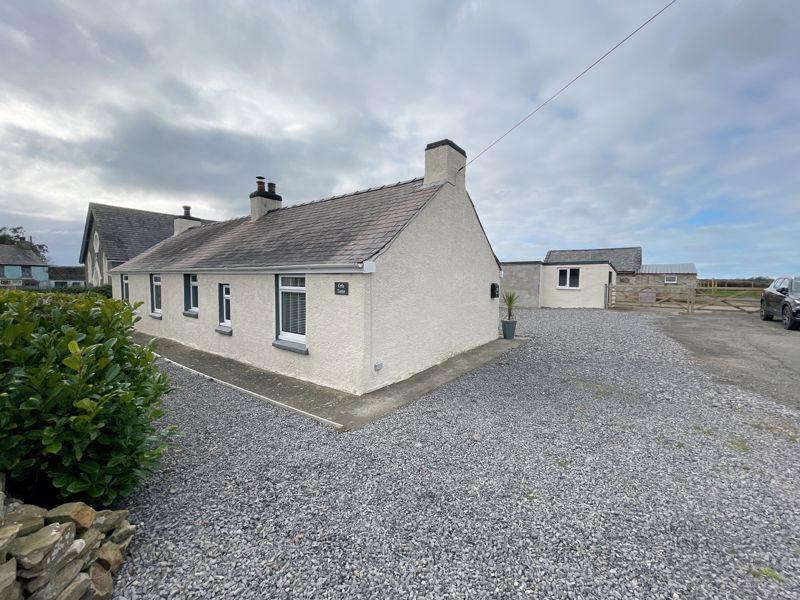 Trefor, Isle of Anglesey 2 bed detached bungalow for sale £385,000