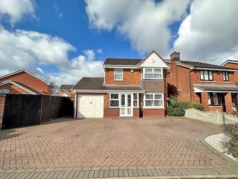 Yale Drive, Wednesfield, Wolverhampton 4 bed detached house £330,000
