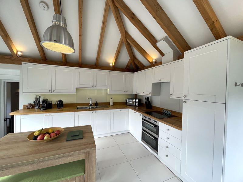 Kitchen / Living /