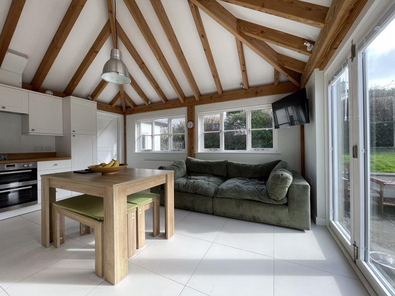 Kitchen / Living /