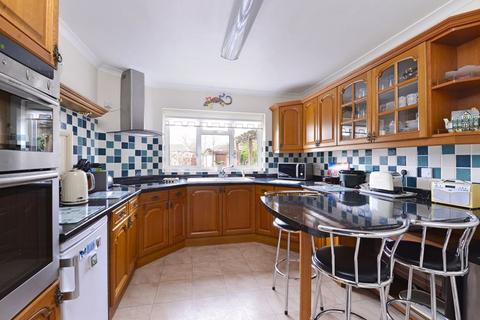 34 Clappers Meadow, Alfold, Cranleigh, GU6 8HJ