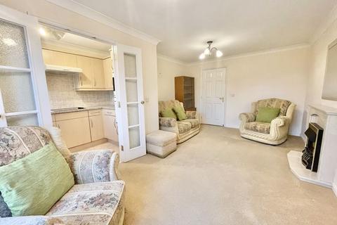 1 bedroom retirement property for sale - Owen Court, Hollyfield Road, Sutton Coldfield, B75 7SG
