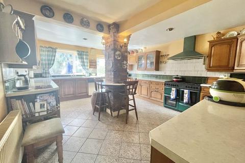 82 Lindridge Road, Sutton Coldfield, B75 6HJ