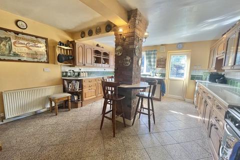 82 Lindridge Road, Sutton Coldfield, B75 6HJ